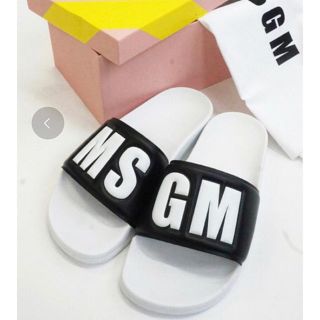 エムエスジイエム(MSGM)の専用　MSGM(エムエスジーエム) 37サイズシャワーサンダル(サンダル)