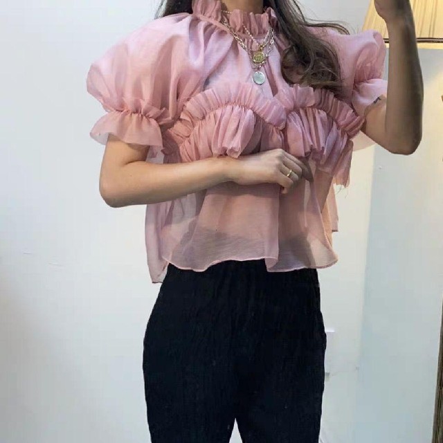 RIBBON FRILLED BLOUSE  . レディースのトップス(シャツ/ブラウス(半袖/袖なし))の商品写真