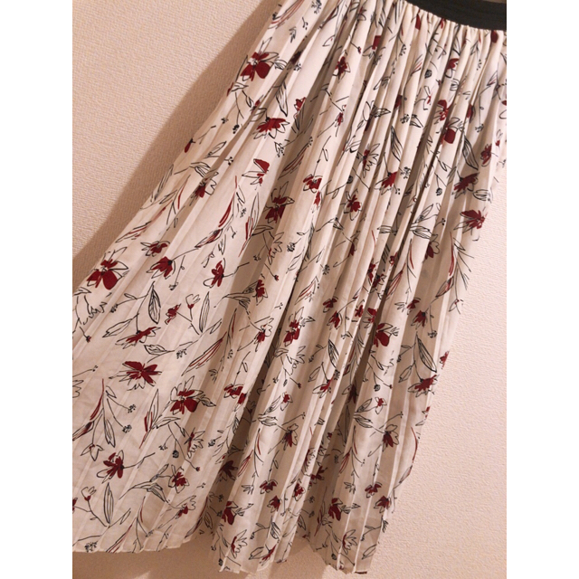 MERCURYDUO(マーキュリーデュオ)のmarque 中村美香 フラワープリーツスカート  レディースのスカート(ロングスカート)の商品写真