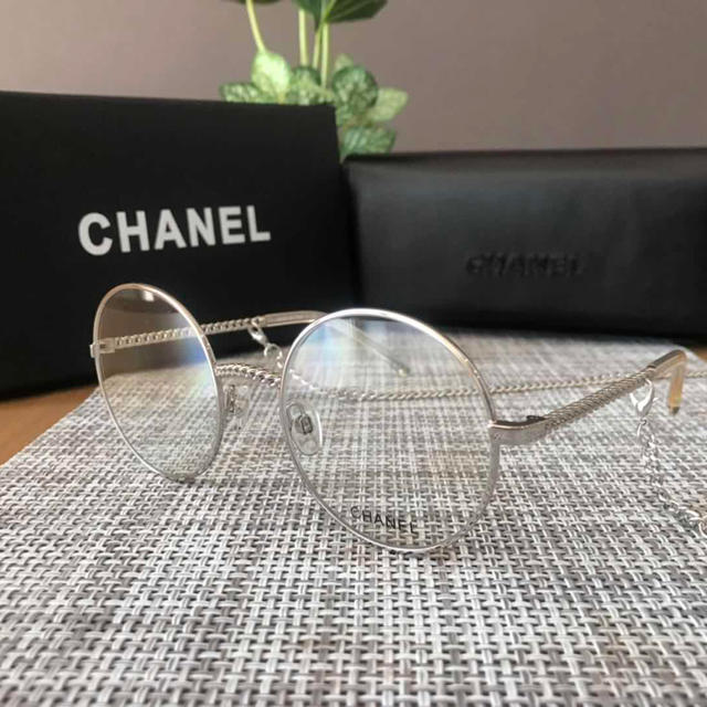 CHANEL(シャネル)のフルセット‼️CHANEL✰︎シャネル✨メガネ🎀フレーム チェーン付き レディースのファッション小物(サングラス/メガネ)の商品写真