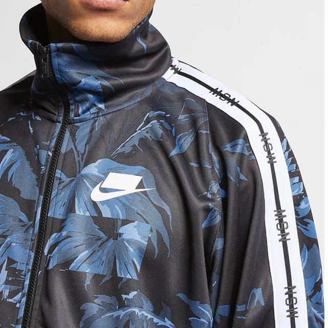 NIKE - 新品Mサイズ ナイキ トラックジャケット NIKE NSW NIKE - 新品Mサイズ ナイキ トラックジャケット NIKE NSW