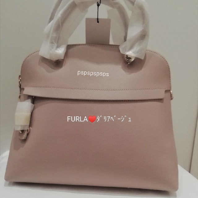 FURLA　パイパー　Mサイズ　DALIAベージュ　再入荷♥️　綺麗もかわいいも