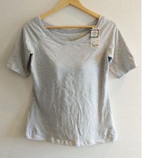 ユニクロ(UNIQLO)の新品　XL　ユニクロ　ブラトップ　UNIQLO　Tシャツ　グレー　トップス(Tシャツ(半袖/袖なし))