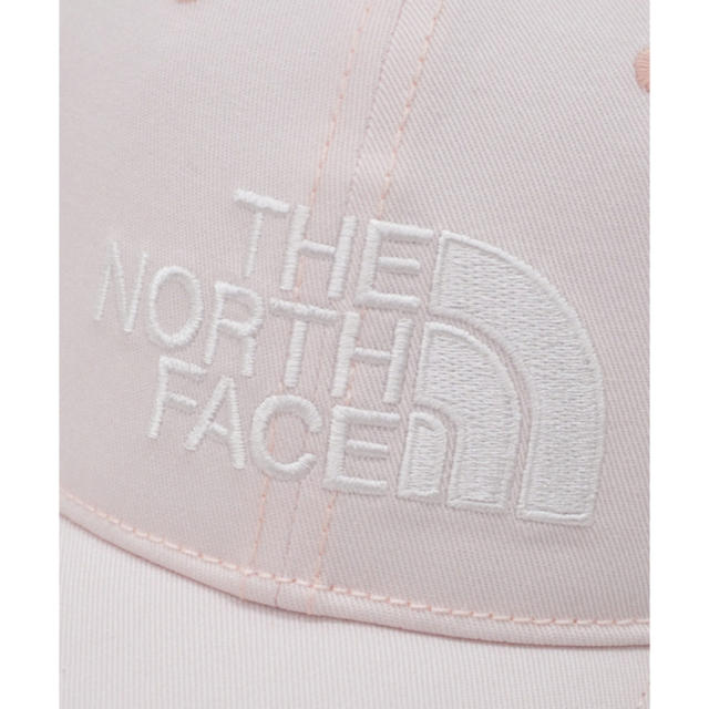 THE NORTH FACE(ザノースフェイス)のTHE NORTH FACE TFNロゴキャップ ピンクソルト レディースの帽子(キャップ)の商品写真