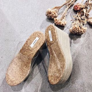 アメリヴィンテージ MEDI CLEAR WEDGE SOLE SANDAL