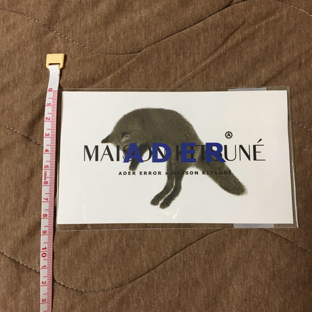 MAISON KITSUNE'(メゾンキツネ)の専用 Maison kitsune adererror コラボ ステッカー メンズのファッション小物(その他)の商品写真