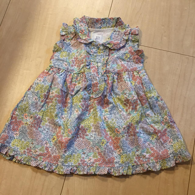 babyGAP(ベビーギャップ)のマリン♪さん専用  GAP 70センチ 花柄ワンピース キッズ/ベビー/マタニティのベビー服(~85cm)(ワンピース)の商品写真