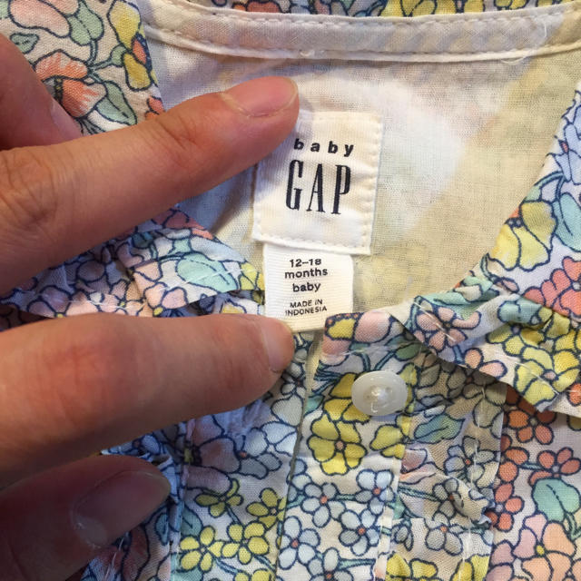 babyGAP(ベビーギャップ)のマリン♪さん専用  GAP 70センチ 花柄ワンピース キッズ/ベビー/マタニティのベビー服(~85cm)(ワンピース)の商品写真