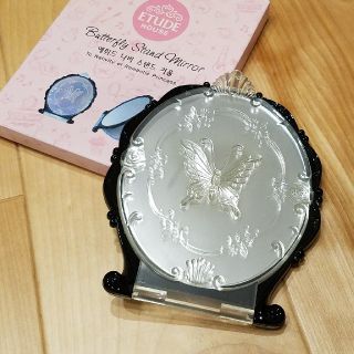 エチュードハウス(ETUDE HOUSE)の【7/12までお値下げ中‼】新品✨エチュードハウス　スタンドミラー　バタフライ(ミラー)