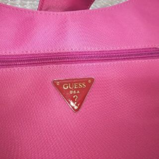 ゲス(GUESS)の未使用品！GUESS USA？ ショルダーバッグ ショッキングピンク！(ショルダーバッグ)