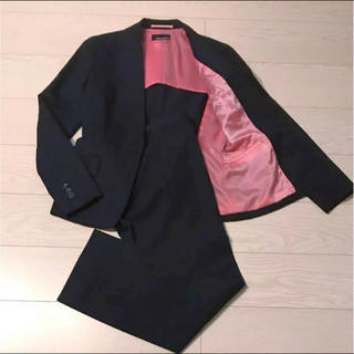 スーツカンパニー(THE SUIT COMPANY)のオンリー シーラブズスーツ  ブラック ストライプ  ピンク パンツ(スーツ)