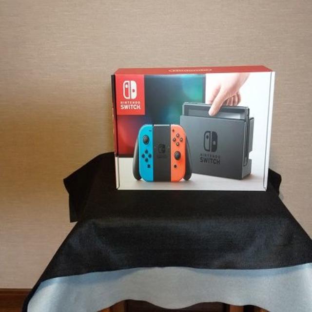 ニンテンドースイッチ本体 ネオンブルー／ネオンレッド　2台