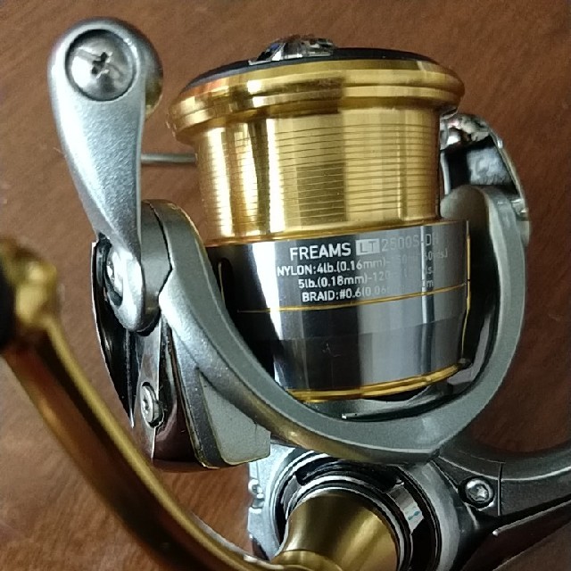 DAIWA FREAMS LT 2500S-DH ダイワ　フリームス