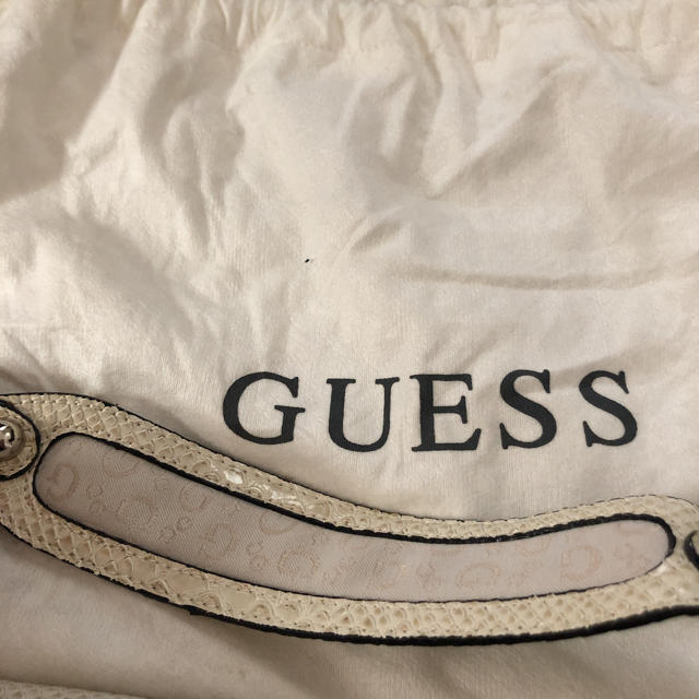 GUESS(ゲス)のguess バッグ レディースのバッグ(ショルダーバッグ)の商品写真