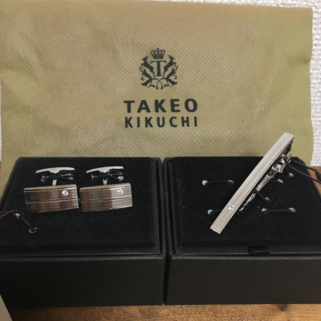 TAKEO KIKUCHI(タケオキクチ)の新品未使用】TAKEO KIKUCHI. カフス・ネクタイピン セット メンズのファッション小物(ネクタイピン)の商品写真