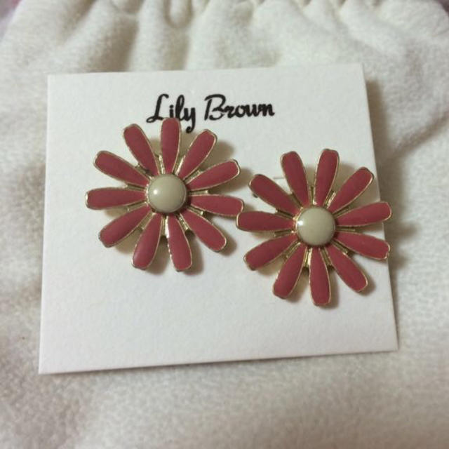 Lily Brown(リリーブラウン)のLilyBrown お花ピアス レディースのアクセサリー(ピアス)の商品写真