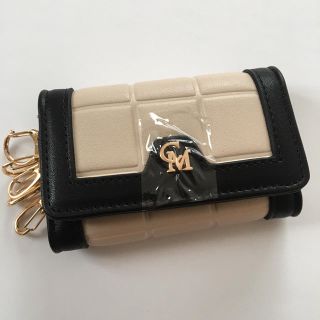 セシルマクビー(CECIL McBEE)の新品 セシルマクビー エンボスボックスキルティング キーケース ベージュ(キーケース)