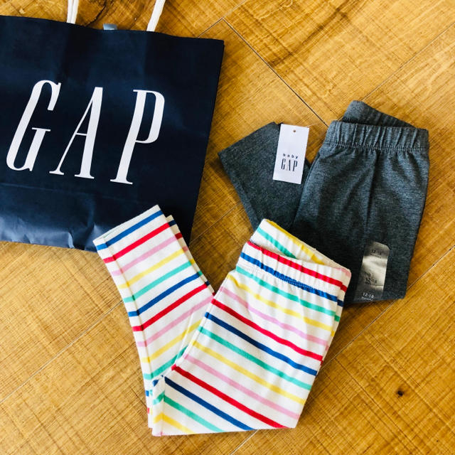 babyGAP(ベビーギャップ)のbabyGAP☆レギンス2枚セット 80cm 今期新作 ボトムス パンツ 定番 キッズ/ベビー/マタニティのベビー服(~85cm)(パンツ)の商品写真