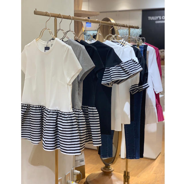 BARNEYS NEW YORK(バーニーズニューヨーク)の新品タグ【BORDERS at BALCONY】ペプラム 36 レディースのトップス(Tシャツ(半袖/袖なし))の商品写真