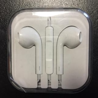 新品未使用★イヤホン白★送料込Apple iPhone,MP3プレーヤーなどに(ヘッドフォン/イヤフォン)