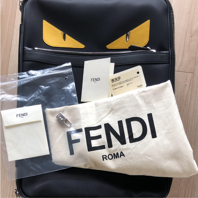 FENDI(フェンディ)のFENDI★バグズ アイズ スーツケース★ 新品 本物保証、機内持込可能なサイズ メンズのバッグ(トラベルバッグ/スーツケース)の商品写真