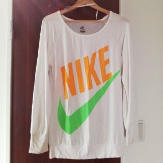 ナイキ(NIKE)のnike ロンティー(Tシャツ(長袖/七分))