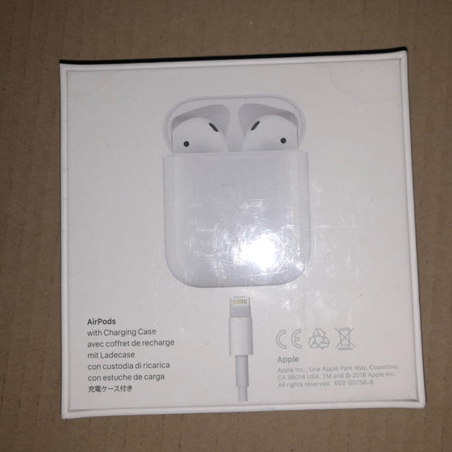 AirPods with Charging Case MMEF2J/A - zapmed.com.br