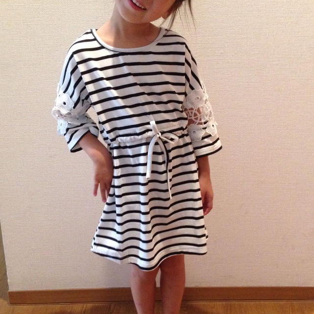 ボーダーワンピース 七分袖レース キッズ/ベビー/マタニティのキッズ服女の子用(90cm~)(ワンピース)の商品写真