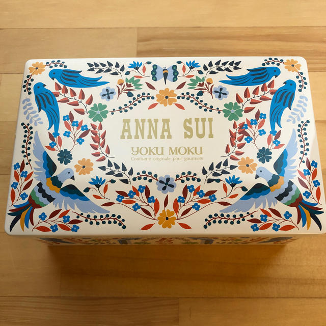 ANNA SUI(アナスイ)のヨックモック アナスイ コラボ プティシガール 食品/飲料/酒の食品(菓子/デザート)の商品写真