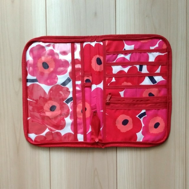 marimekko(マリメッコ)の【のえる様専用】マリメッコ柄母子手帳ケース キッズ/ベビー/マタニティのマタニティ(母子手帳ケース)の商品写真