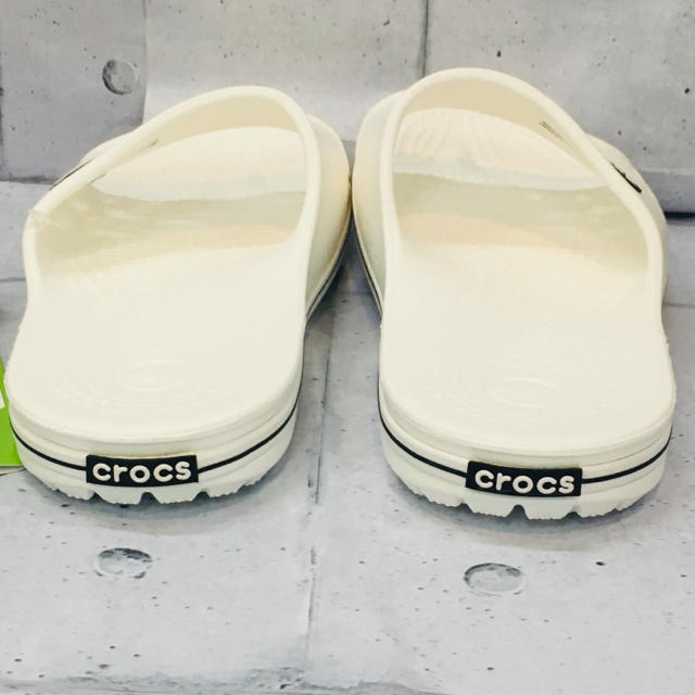 crocs(クロックス)の新品 クロックス 25.0cm サンダル 白 タグ付き メンズの靴/シューズ(サンダル)の商品写真