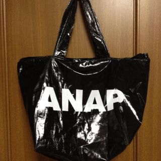 アナップ(ANAP)のANAP エナメルトートバッグ（大)(トートバッグ)