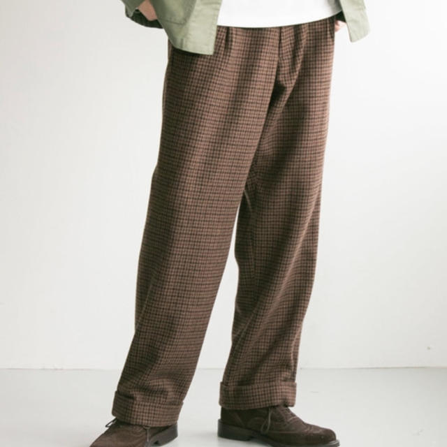 URBAN RESEARCH(アーバンリサーチ)のURBAN RESEARCH Wool tuck wide pants メンズのパンツ(スラックス)の商品写真