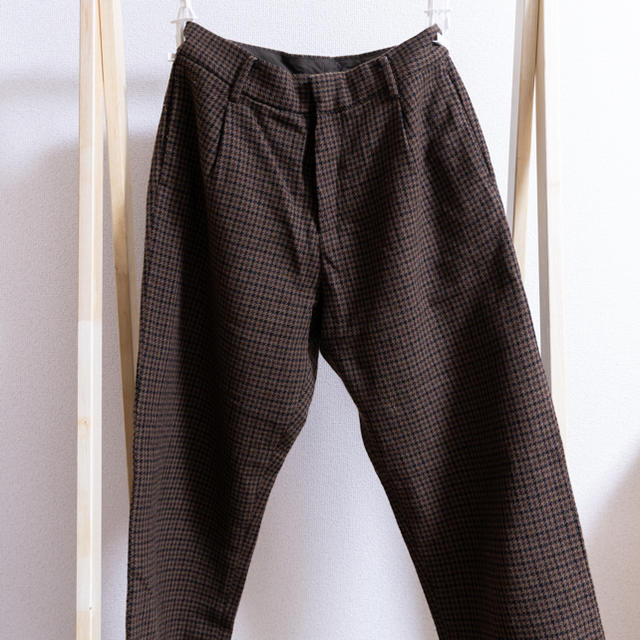 URBAN RESEARCH(アーバンリサーチ)のURBAN RESEARCH Wool tuck wide pants メンズのパンツ(スラックス)の商品写真