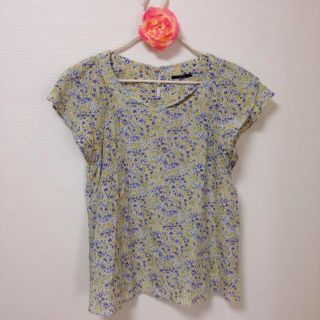 シップス(SHIPS)の美品♡シップス 小花柄ブラウス(シャツ/ブラウス(半袖/袖なし))