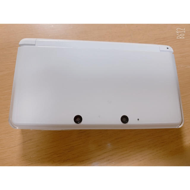 ニンテンドー3DS(ニンテンドー3DS)の3DS ホワイト エンタメ/ホビーのゲームソフト/ゲーム機本体(携帯用ゲーム機本体)の商品写真