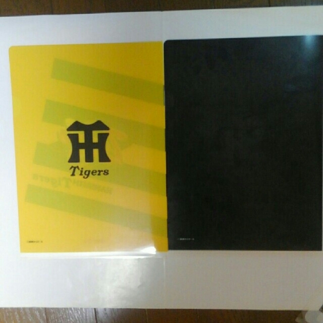 阪神タイガース(ハンシンタイガース)の阪神タイガースクリアファイル3枚セット スポーツ/アウトドアの野球(記念品/関連グッズ)の商品写真