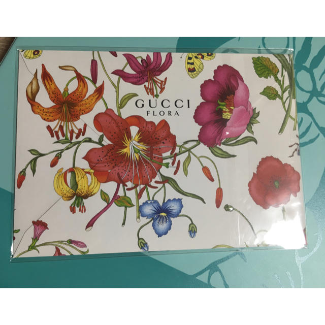 Gucci(グッチ)のGUCCI FLORA 封筒とカード ハンドメイドの文具/ステーショナリー(カード/レター/ラッピング)の商品写真