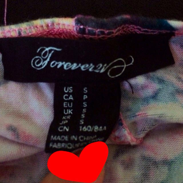 FOREVER 21(フォーエバートゥエンティーワン)のF21 背中あき 花柄タンクトップ レディースのトップス(タンクトップ)の商品写真