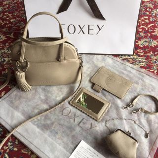 フォクシー(FOXEY)の【美品】フォクシー  FOXEY  2way マカロン バッグ グレージュ(ショルダーバッグ)