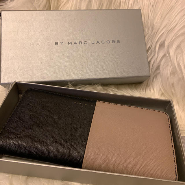 MARC BY MARC JACOBS 長財布