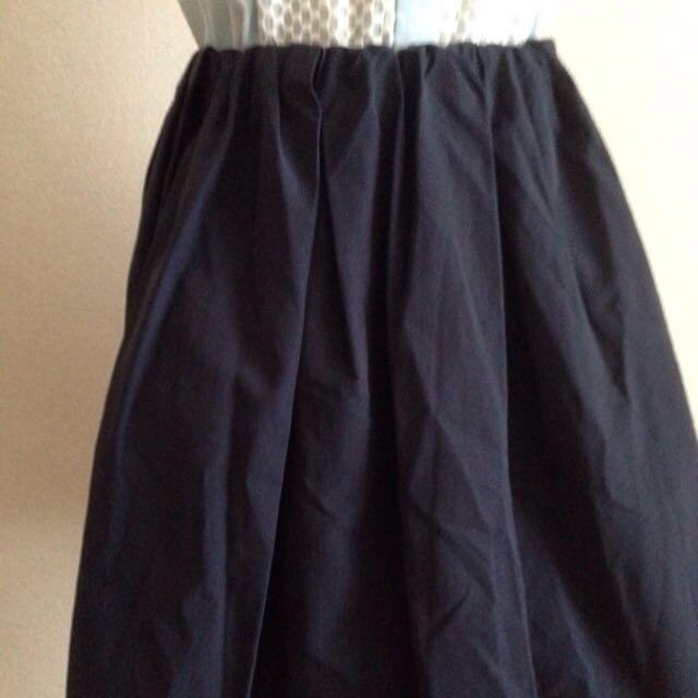 apart by lowrys(アパートバイローリーズ)の新品 ネイビーギャザースカート レディースのスカート(ひざ丈スカート)の商品写真
