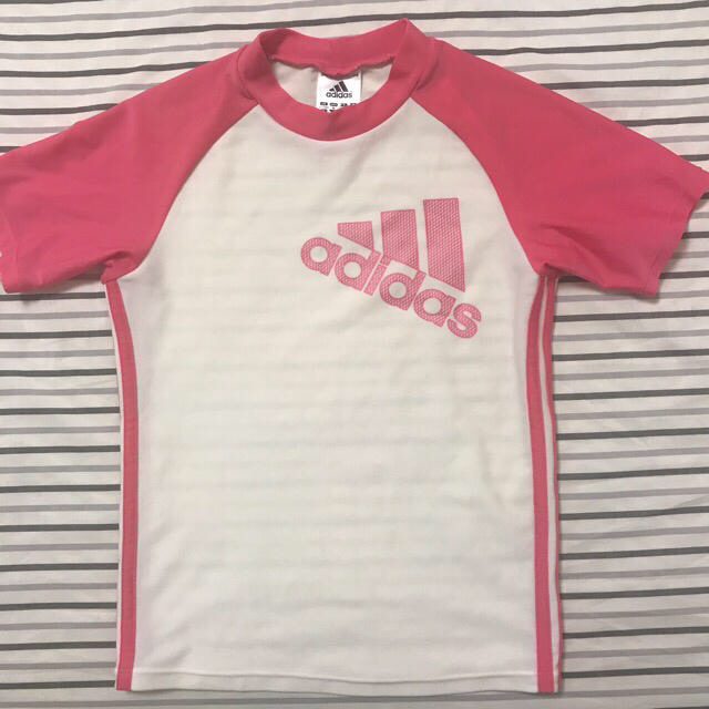 adidas(アディダス)のお値引き中 ラッシュガード 女の子 150センチ キッズ/ベビー/マタニティのキッズ服女の子用(90cm~)(水着)の商品写真