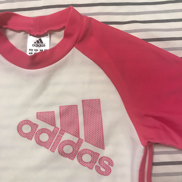 adidas(アディダス)のお値引き中 ラッシュガード 女の子 150センチ キッズ/ベビー/マタニティのキッズ服女の子用(90cm~)(水着)の商品写真