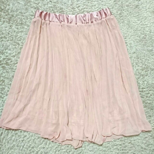 NATURAL BEAUTY BASIC(ナチュラルビューティーベーシック)のNATURAL BEAUTY BASIC ピンクのプリーツスカート レディースのスカート(ひざ丈スカート)の商品写真