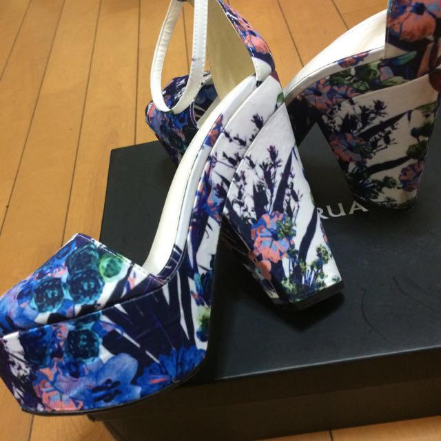 MURUA(ムルーア)のムルーア サンダル レディースの靴/シューズ(ハイヒール/パンプス)の商品写真