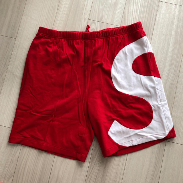 supreme S Logo short