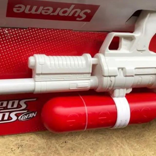 supreme Super Soaker Water Blaster 水鉄砲