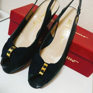 サルヴァトーレフェラガモ(Salvatore Ferragamo)の【美品】フェラガモ サンダル オープントゥ 25.5㎝(サンダル)