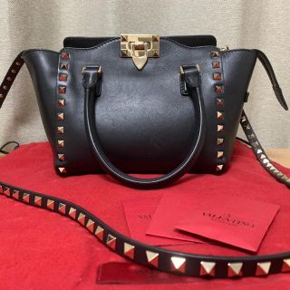 ヴァレンティノ(VALENTINO)の引越のため売切　ヴァレンティノ 黒 バッグ(トートバッグ)